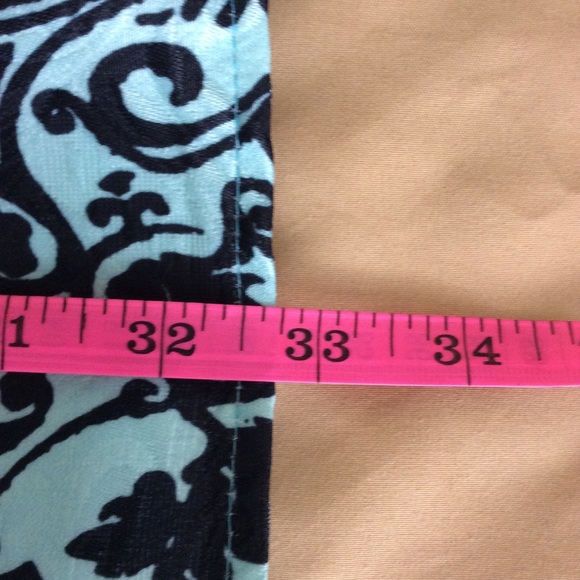 ⬇️$25 Damask Floral Abstract Festive Above… - Picture 7 of 7